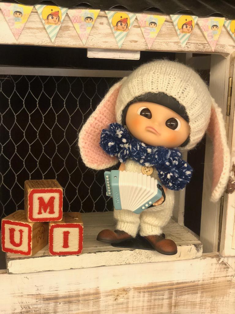 [MMC12-RW/18] Snowy Bunny