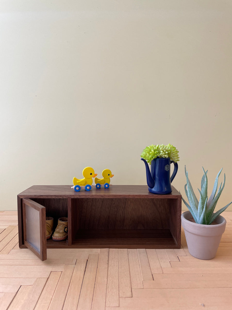 [HF005b2] Miniature Cabinet - deep color