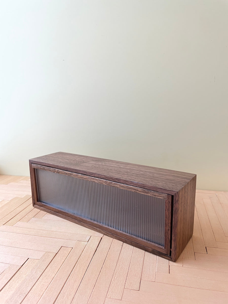 [HF005b1] Miniature Cabinet - deep color